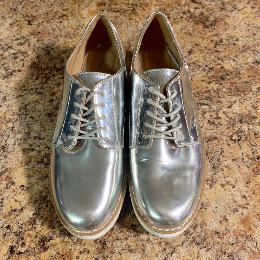 Silver loaf shoes